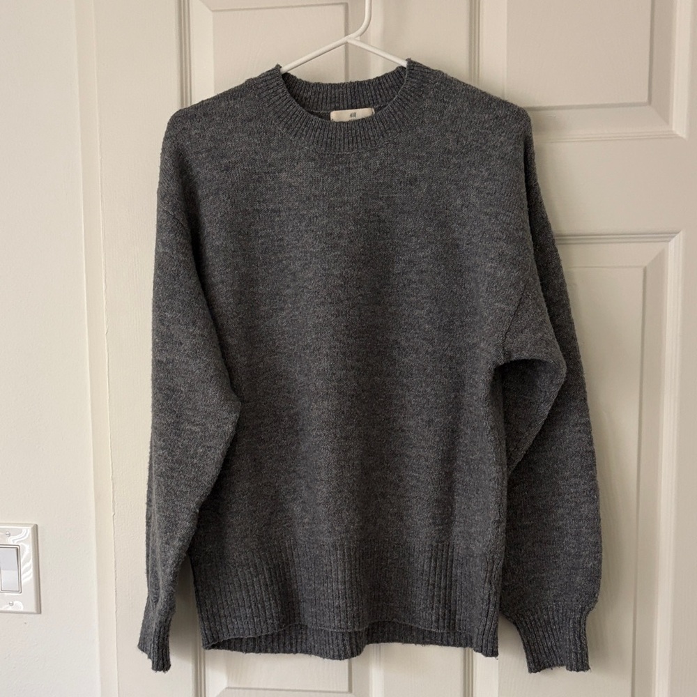 $5! 2 for $10🌹H&M Charcoal Gray Crewneck Oversize Relaxed Wool Blend Sweater